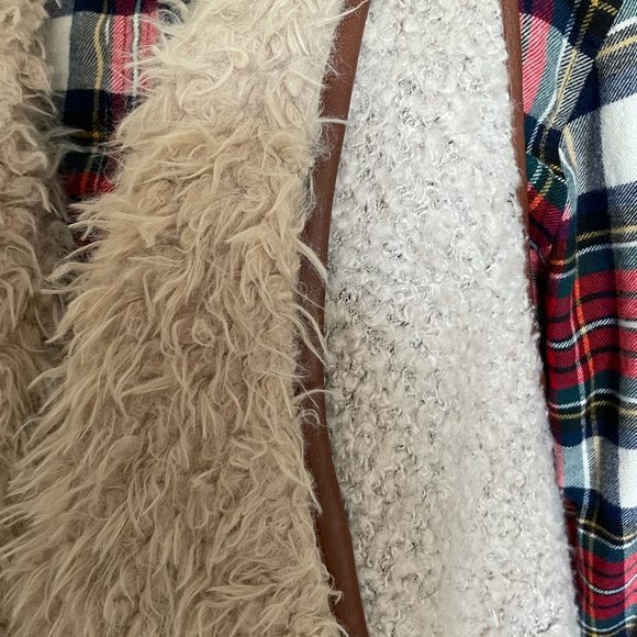 Love Tree Faux Fur Sherpa Vest - Picture 6 of 7